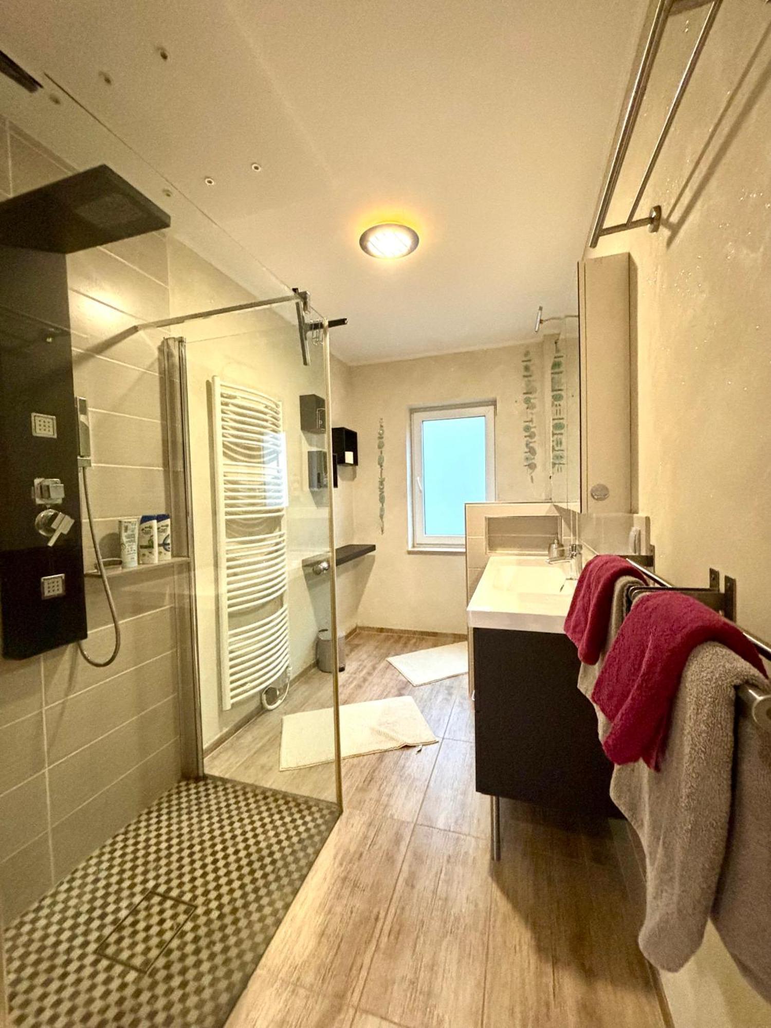 Grosse Wohnkueche, Terrasse, Schlafzimmer Am Steinhuder Meer, Wlan, Parkplatz, Fussbodenheizung, 70Qm Вунсторф Экстерьер фото
